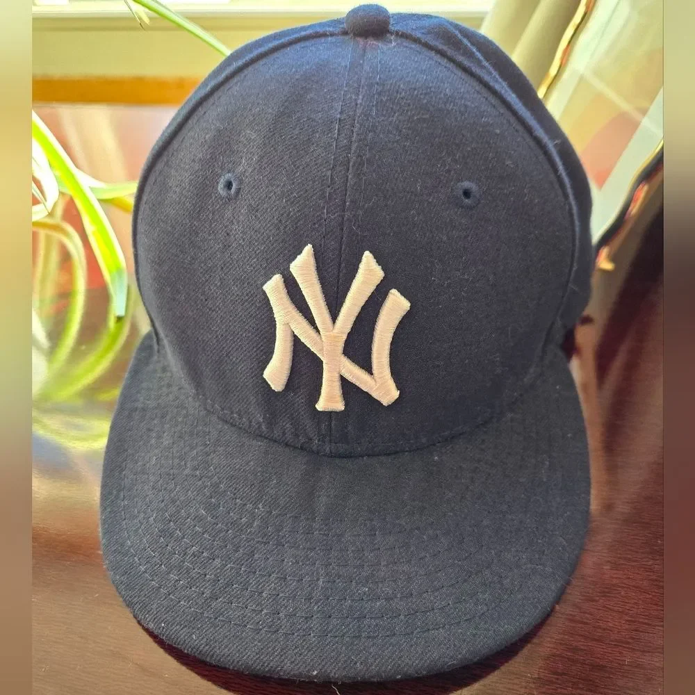 New Era 59FIFTY New York Yankees Official On-Field Fitted Hat - Size 7 1/8